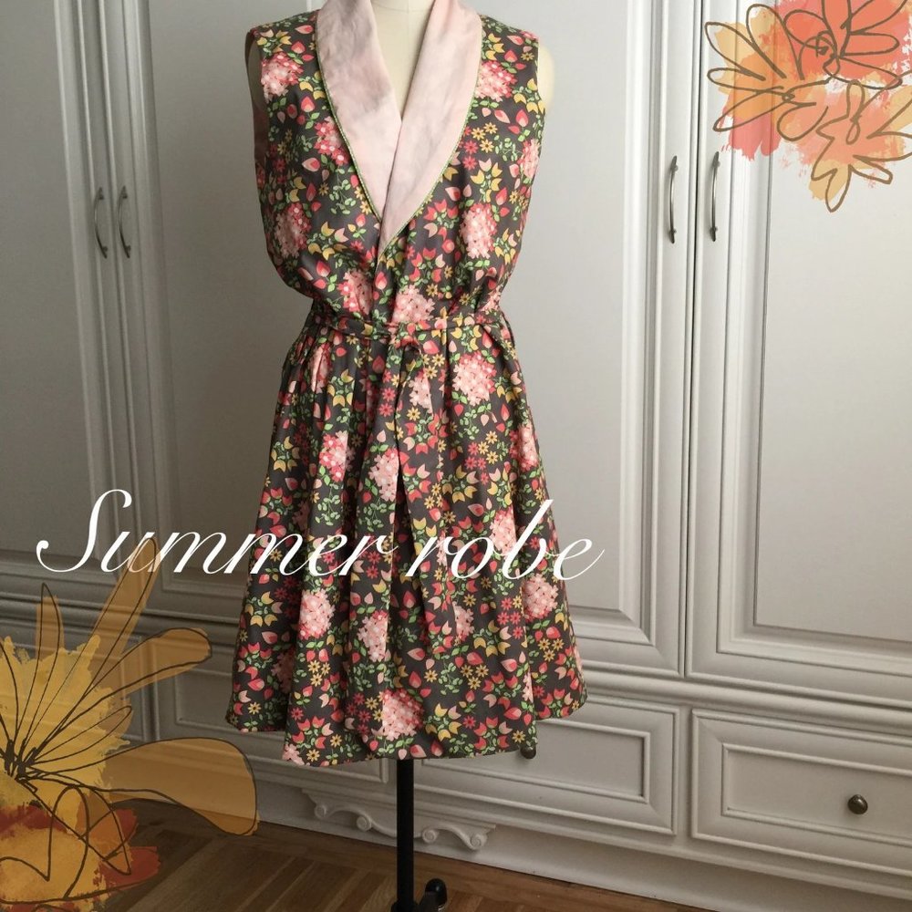 Sleeveless Tie Robe